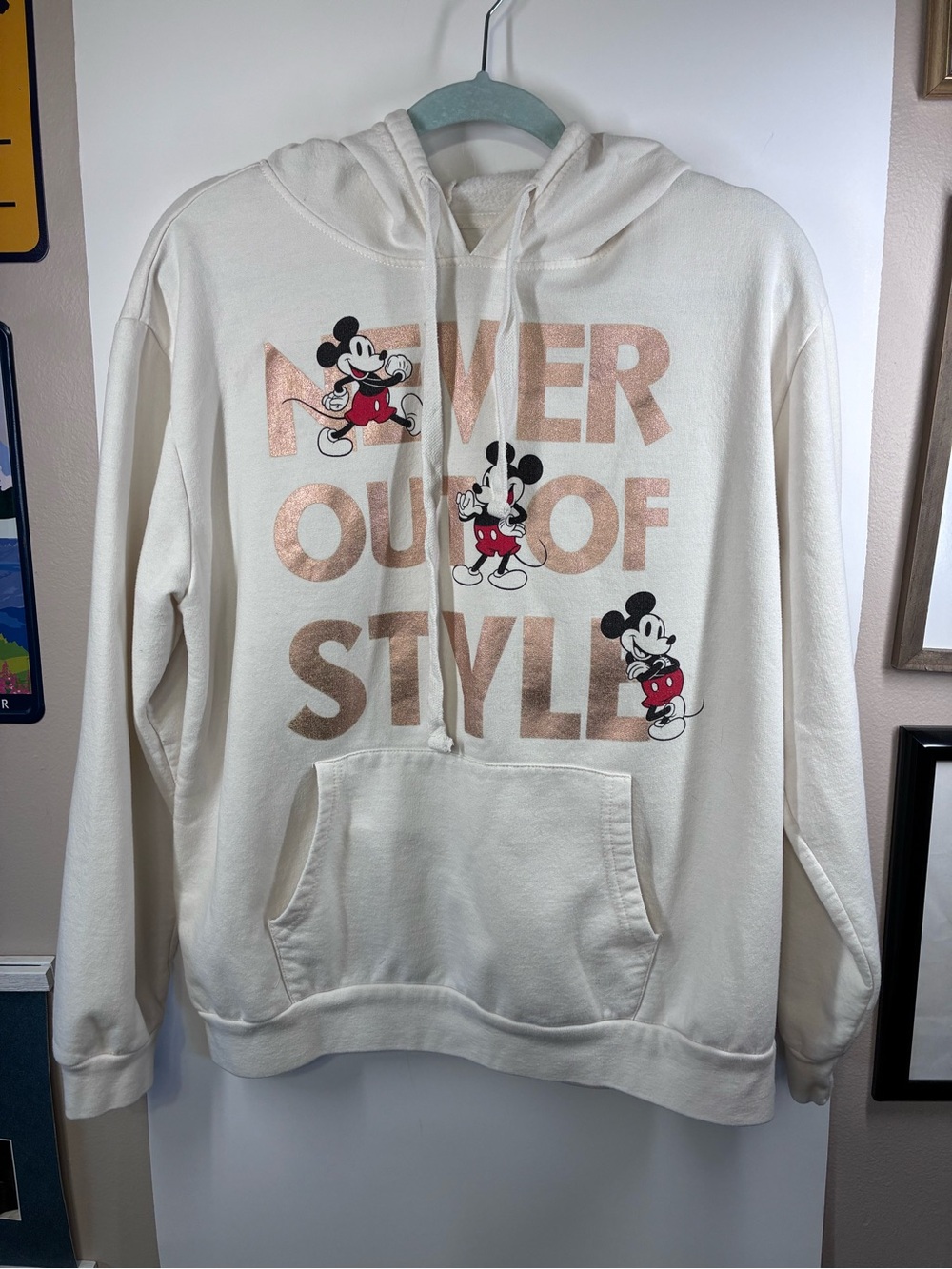 Disney Mickey Mouse Never Out of Style Ivory Hoodie Juniors XXL 19